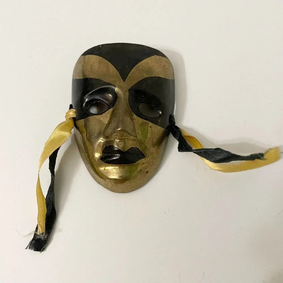 Vintage Brass Small Mask Delgif India Wall Decor - Picture 1 of 16